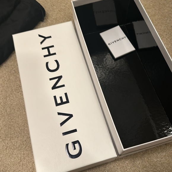 Givenchy Slide Flat Sandals - Picture 6 of 6